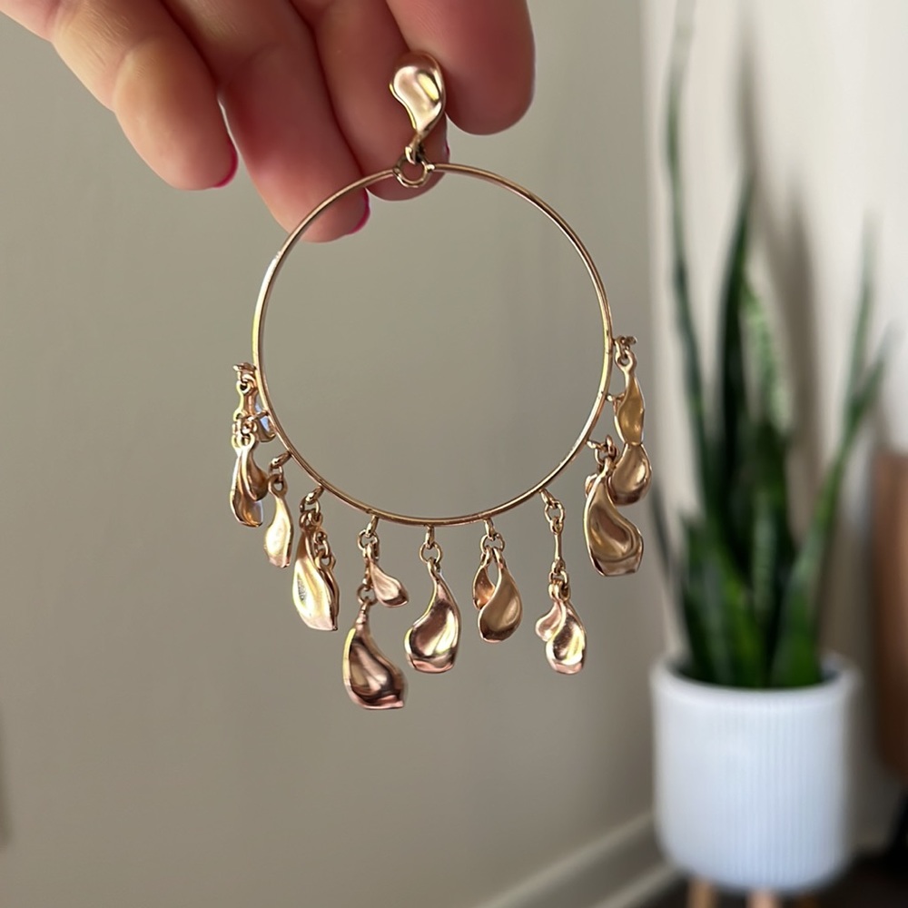 ONE Kendra Scott earring